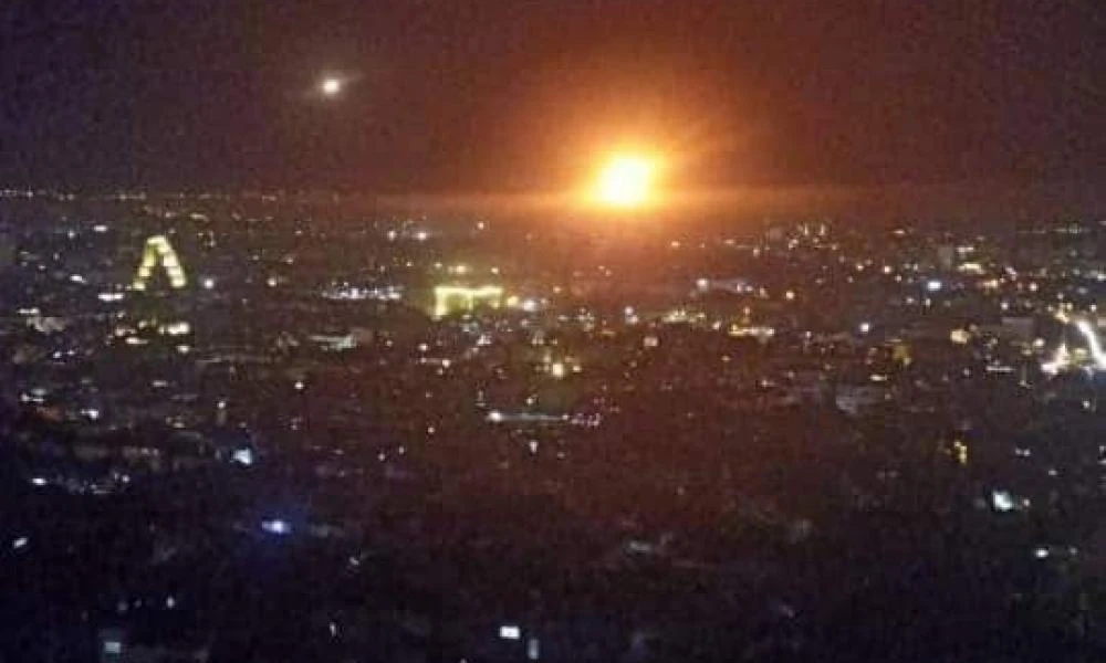 Μεγάλες εκρήξεις στα νότια προάστια της Δαμασκού-Καταρρίφθηκαν ισραηλινοί πύραυλοι (Εικόνες)